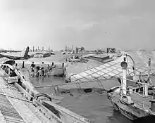 Photo montrant les dégâts du port artificiel Mulberry A après la tempête du 19 juin