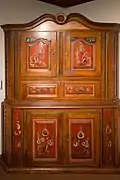 Armoire polychrome