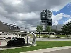 Vue depuis le showroom BMW Welt.