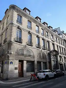 No 85 façades inscrites MH, en péril (2013).