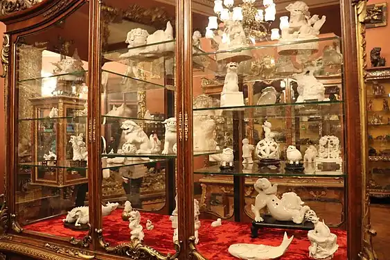 Collection de porcelaines.