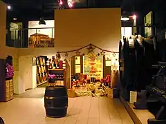 Musée du vin à Châteauneuf-du-Pape avec son foudre en châtaignier de 40 hl (XIVe siècle)