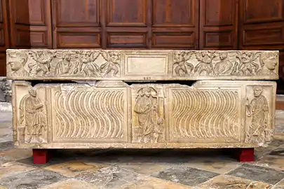 Sarcophages à stigiles.