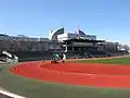 Vue du stade depuis la piste d'athlétisme