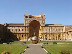 Cour de la Pigna dans le Vatican.