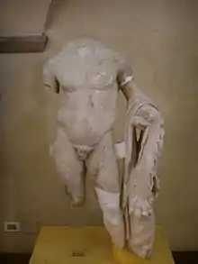 Statue d'Hercule avec la dépouille du lion