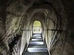 Colonne d'entrée d'une ancienne mine étrusque. Île d'Elbe.