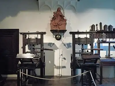Les deux plus anciennes presses conservées (XVIe siècle) au musée Plantin d'Anvers.