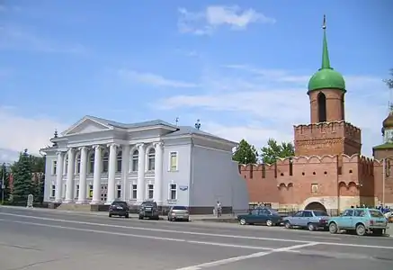 Musée des samovars et porte Odoïevski du kremlin