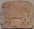 Plaque en terre cuite de mušhuššu, v. 800-500 av. J.-C. British Museum.