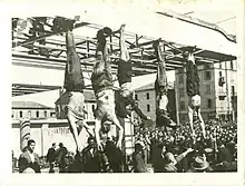 Exposition du corps de Mussolini