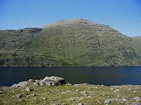 Mweelrea depuis Rosroe dominant Killary Harbour