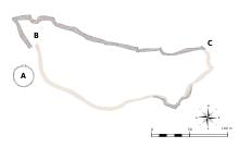 plan de la citadelle. Deux couleurs permettent de différencier les tracés subsistants et présumés des murs