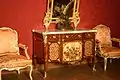 Copie d'une commode marquetée du maître ébéniste Jean-François Oeben, de style Transition.