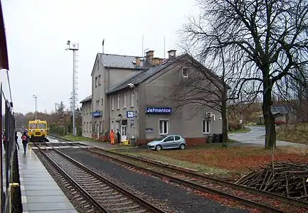 Jeřmanice : gare ferroviaire.