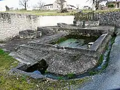 La fontaine-lavoir du bourg