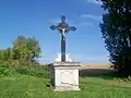 La croix du Ladre sur la RD 98, au sud de Néry.