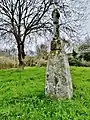 Le menhir christianisé de Kernalec (en Trégunc).