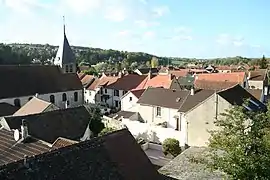 Nézel, vue de la passerelle du chemin de fer.