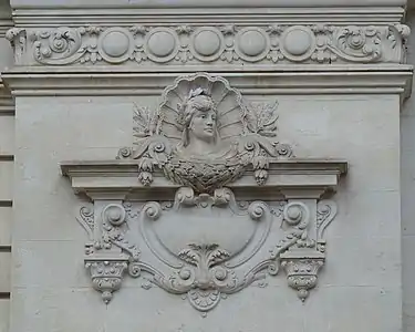 Façade de la galerie Jules Salles, Nîmes.