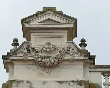 Façade de la galerie Jules Salles, Nîmes.