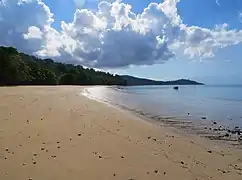 La plage de N'Gouja à marée basse.