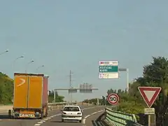 À l'échangeur nord d'Angoulême avec la RN 10.