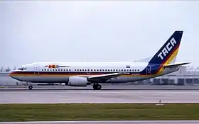 N75356, le Boeing 737-300 impliqué , ici en juin 1989, un an après l'accident.