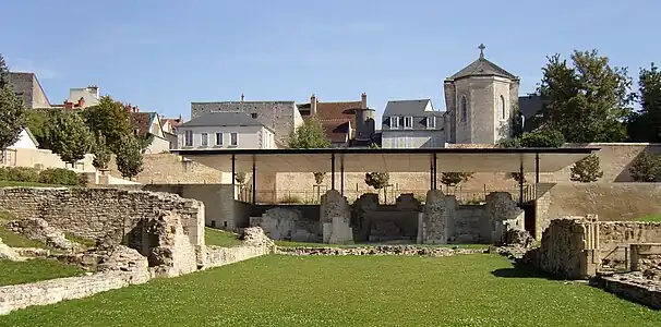 Les ruines de l'église Saint-Laurent.