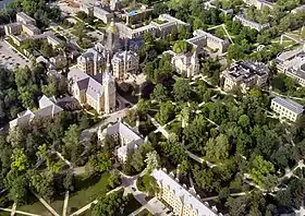 Exemple de végétation urbaine (Université Notre Dame, Indiana, États-Unis)