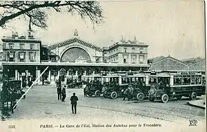 Bus au terminus de la gare de l'Est pour le Trocadéro.