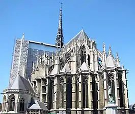 Autre vue du chevet de la cathédrale.