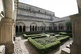 Le jardin du cloître.