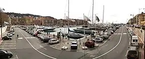 Vue panoramique à 180° du port de Nice.
