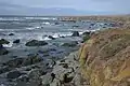 bord de mer déchiqueté par des rochers basaltiques