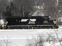 NS #3067 GP40-2 avec sa nouvelle peinture dans la neige à la cour Botford.