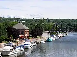 Port de Waterford sur la rivière Mohawk navigable et affluent droit de l'Hudson.