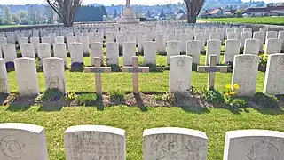 Tombes de soldats du Commonwelth, ainsi que de quelques soldats français tombés lors de la Première Guerre mondiale.