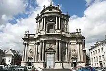 Façade de la cathédrale Saint-Aubain de Namur.