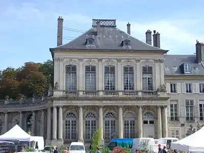 l'hôtel de Morvilliers, pendant est du pavillon Héré