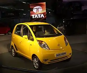 Photo d'une Tata Nano jaune.