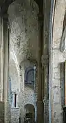 Collatéral nord avec l'ouverture de l'escalier qui donnait accès à la chapelle du massif antérieur