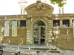 Ancienne « école des filles », devenue la maison de quartier « Le Dix ».