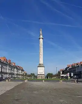 La place Maréchal-Foch et sa colonne Louis-XVI