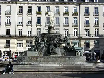 Fontaine de la place Royale