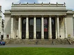 Le théâtre Graslin, avant les travaux de réaménagement de la place