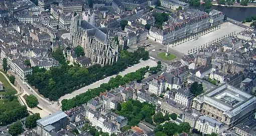 Vue aérienne des cours Saint-Pierre et Saint-André