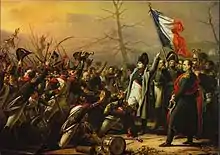 des soldats se précipitent vers Napoléon pour le rejoindre au pied d'un drapeau tricolore