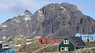 Le mont Nasaasaaq qui culmine à 784 mètres d'altitude