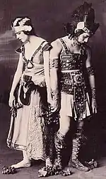 Natacha Rambova et Theodore Kosloff en 1917, parés en aztèques (costumes utilisés dans le film) - photo promotionnelle